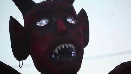 GUATEMALA CITY - Guatemala'da yüzlerce yıllık "Şeytan Yakma" geleneği