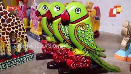 Special Story | Women Art Enthusiasts Painting Life Into Wood