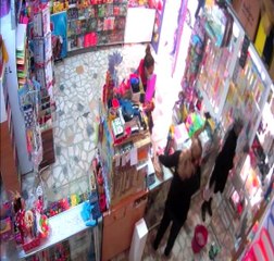 Müşteri olarak girdiği kırtasiyeden yardım kumbarası çaldı