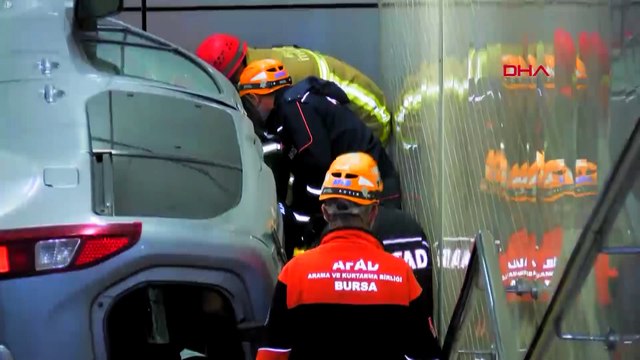 Metro'da inanılmaz kaza! Araç merdivenlerden istasyona uçtu, gören gözlerine inanamadı