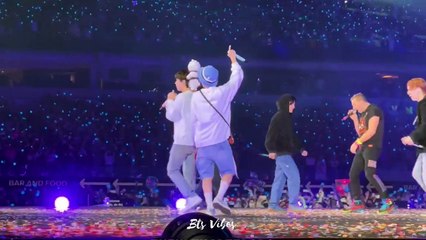 Taehyung and Jimin hugging!! BTS Coldplay My Universe Fancam