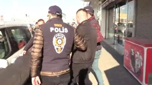 Son dakika: GAZİANTEP'TE 'YASA DIŞI BAHİS' VE 'TEFECİLİK' OPERASYONU: 10 GÖZALTI