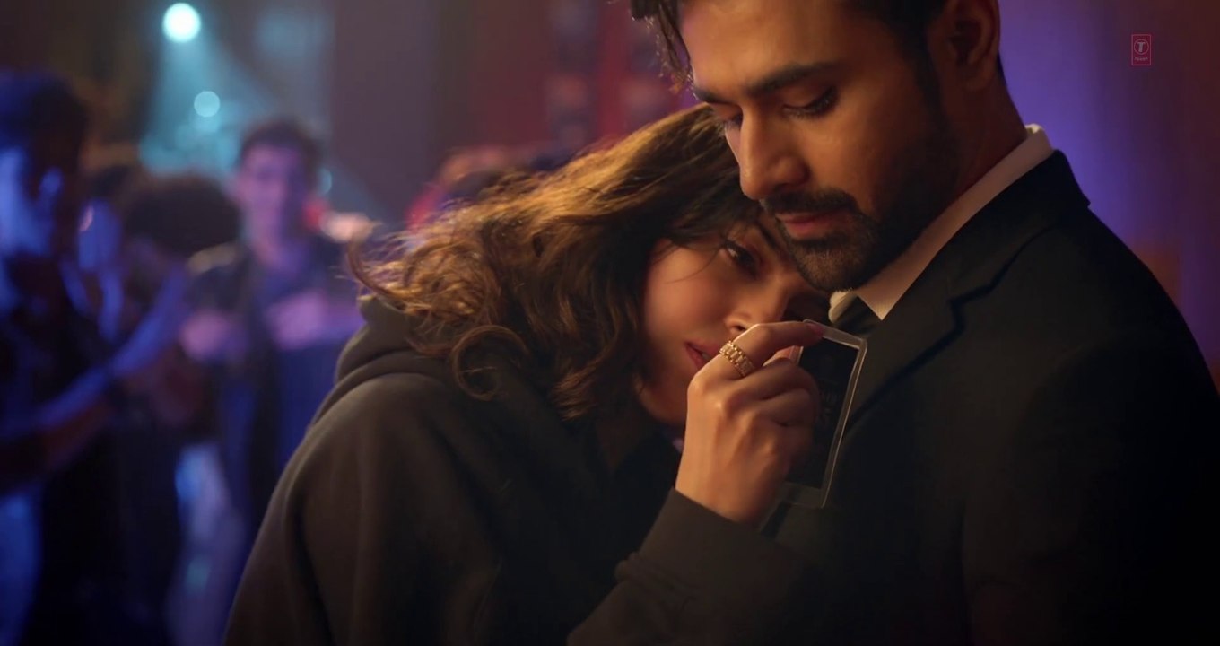 Teri Aankhon Mein Song- Divya K - Darshan R, Neha K - Pearl V Manan B - Radhika, Vinay - Bhushan K