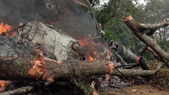 Who else was on board with CDS in Mi-17V5 helicopter?