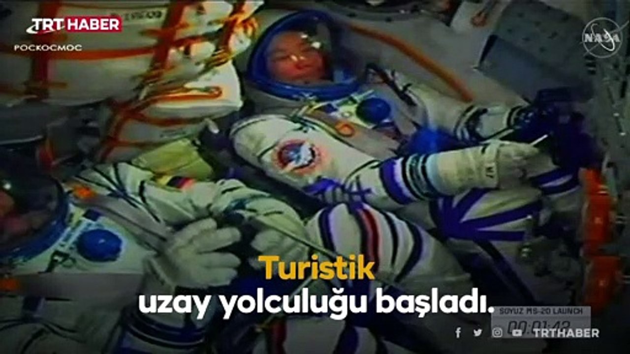 Japon milyarder Maezawa ile asistanı uzaya gönderildi