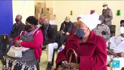 Covid-19 : Omicron serait plus transmissible mais moins dangereux que Delta