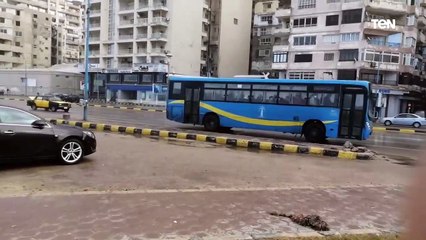سرعة الرياح 50كم في الساعة.. نوة قاسم تضرب الإسكندرية بـ أمواج مرتفعة وأمطار غزيرة