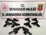Diyarbakır'da 10 adet ruhsatsız tabanca ele geçirildi