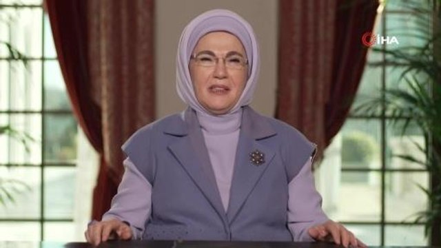 Emine Erdoğan, Türk kadınına seçme ve seçilme hakkı verilmesinin yıl dönümünde kadınlarla bir araya geldi