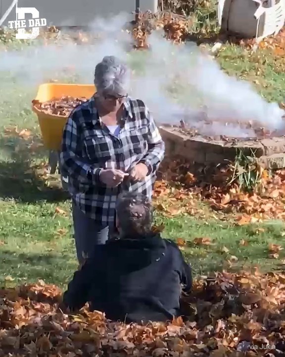 Db - Parents Play In Leaves