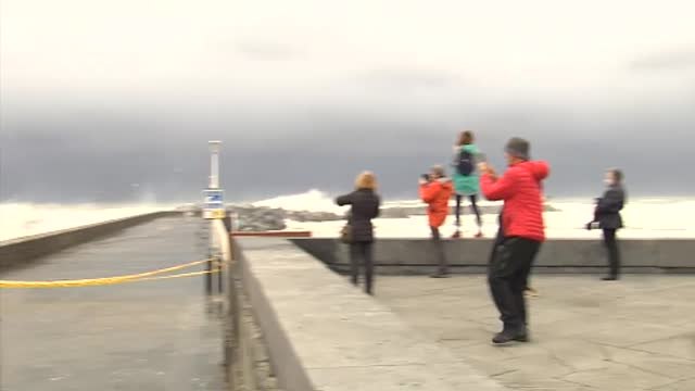 Olas de hasta cinco metros en todo el litoral Cantábrico