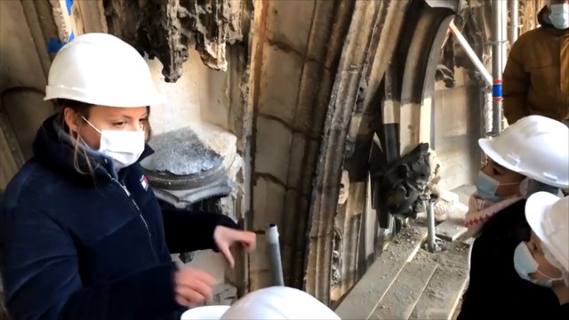 Des écoliers visitent le chantier de la cathédrale de Troyes
