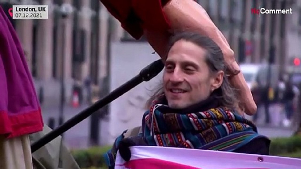 8000 Kilometer Reise: 'Little Amal' ist in London angekommen