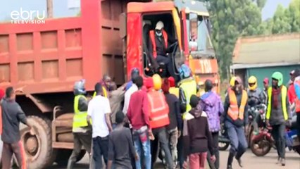 Rais Kenyatta Awaomba Wakuu Kuwasikiliza Vijana Walio Vikosini