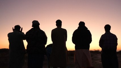 Constant streams of Afghans migrants cross into Iran