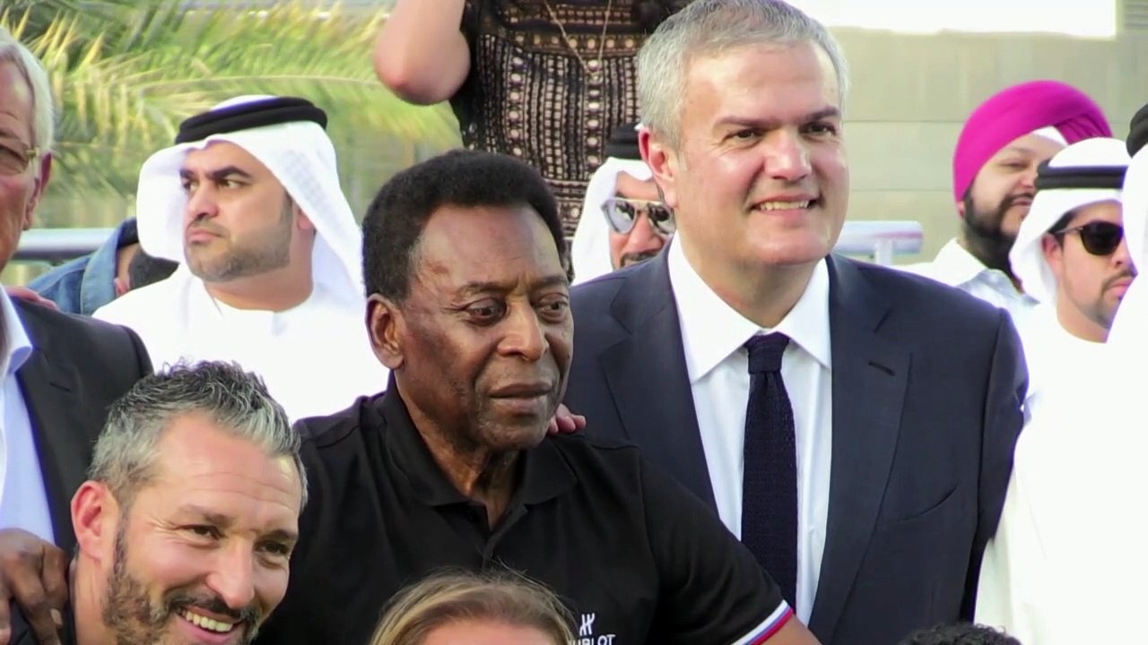 Pelé de volta ao hospital