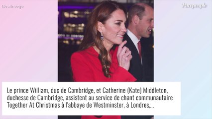 Kate Middleton festive en rouge : ambiance de Noël sur le lieu de son mariage avec William