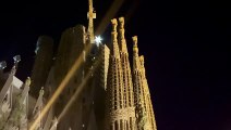 La estrella de la Sagrada Família ya luce en Barcelona
