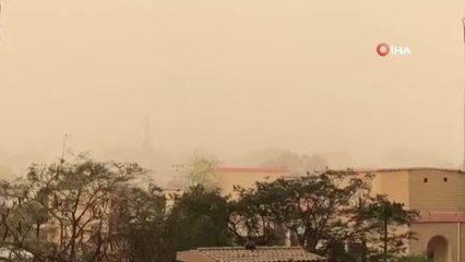 Mısır'ı kum fırtınası vurdu