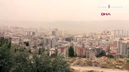 Suriye üzerinden gelen toz bulutu Mardin'i kızıla boyadı