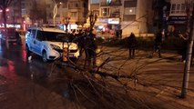 Son dakika haber! Kavga ihbarına giden polis otoları kaza yaptı: 2 yaralı