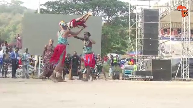 Festival Nihidaley 2021 : Prestation des jongleurs d'enfants de Binhouin