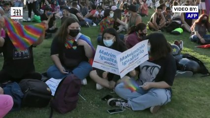 Celebrations as Chile approves same-sex marriage bill