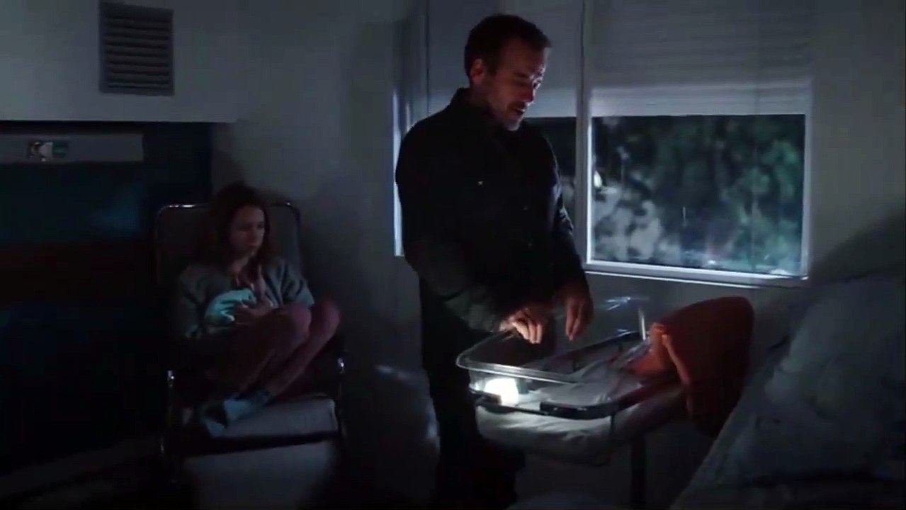 Plus belle la vie - Romain sauve la vie d'Aurore