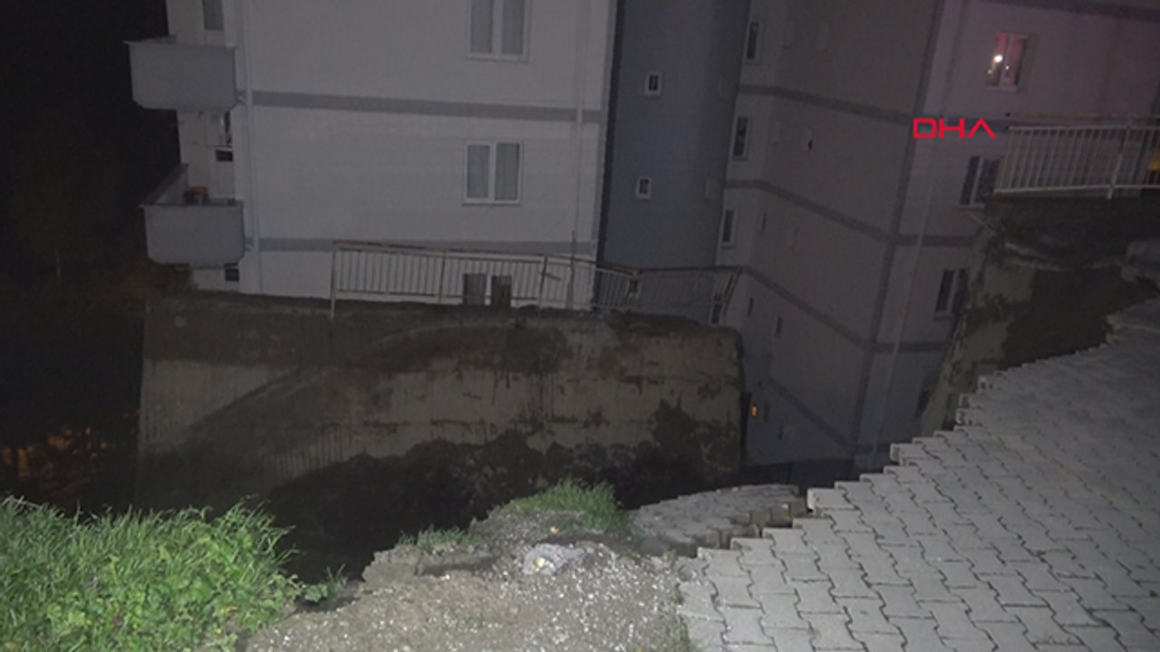 İzmir'de istinat duvarı çöktü: 88 daire boşaltıldı