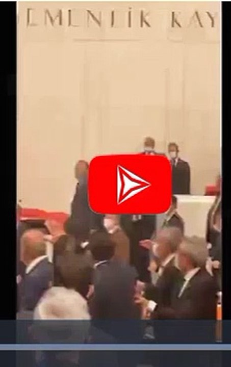 "Cumhurbaşkanımıza layık olmaya çalışacağım" diyen AKP'li Alpay Özalan milletvekiline yumruk attı