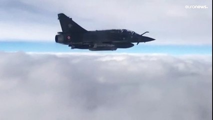 وزارة الدفاع الروسية تنشر صورا لمقاتلات روسية ترافق طائرات فرنسية فوق البحر الأسود