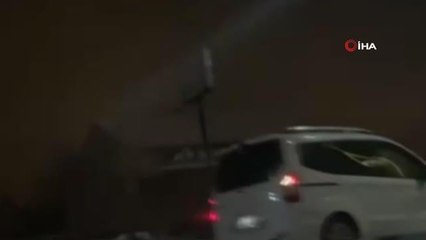 Son dakika... Yılın ilk karıyla gelen trafik kazası cep telefonun kamerasına yansıdı