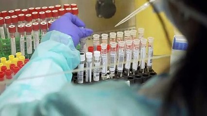 Covid: à l'hôpital Henri-Mondor, on traque les mutations du virus