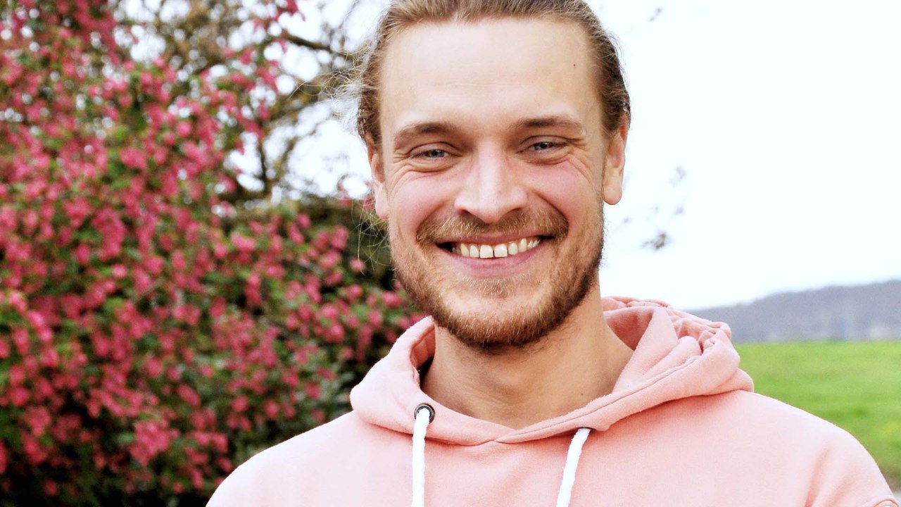 Bauer sucht frau: ist hottie björn etwa frisch verliebt?