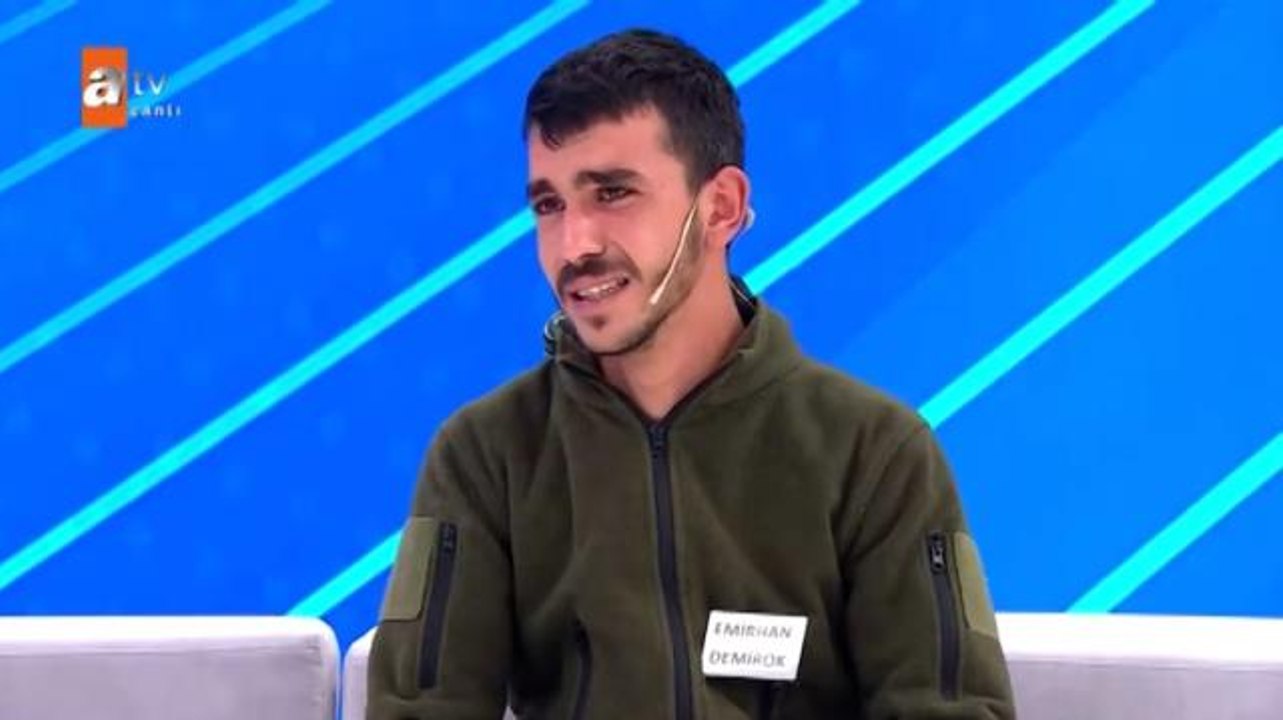 Karısı üst devresine kaçan asker, canlı yayında "Geri dön" diyerek hüngür hüngür ağladı