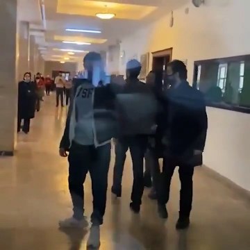 Ankara Üniversitesi kampüsünde bıçaklı tehdit; kampüse polis girdi