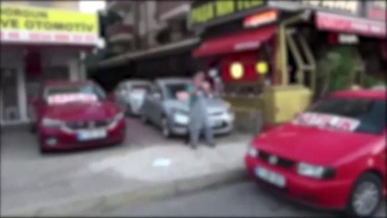 Ustasının boğazına bıçak dayayıp rehin almıştı! Garsondan akılalmaz sözler