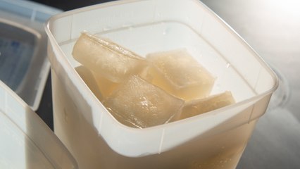 “Jelly” Ice Cubes Are Reusable And Eco-Friendly