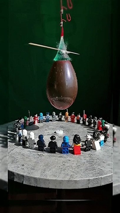 LEGO vs Ballon d'eau
