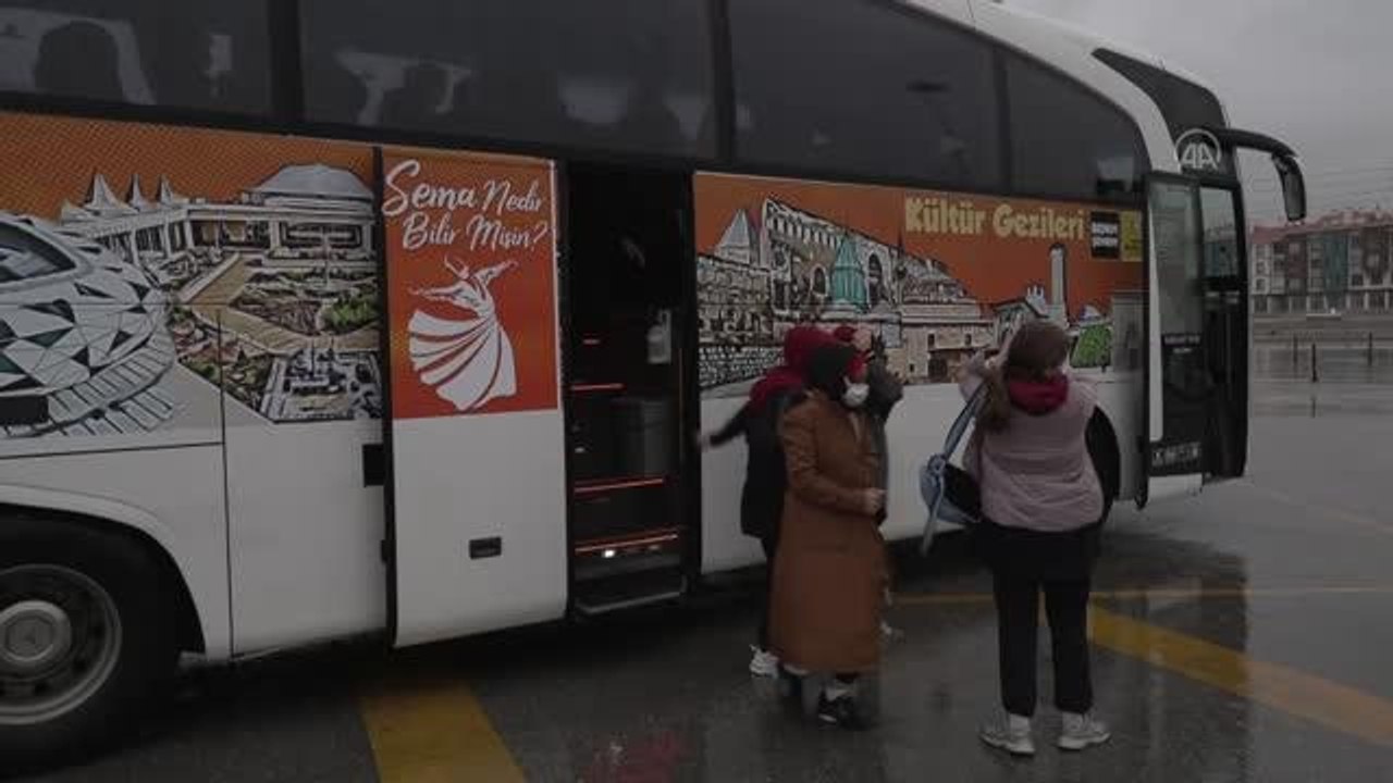 Öğrencilere Hz. Mevlana ve "sema"nın incelikleri tanıtılıyor