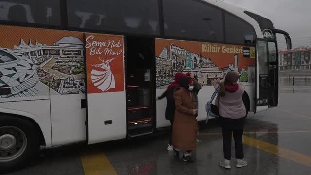 Öğrencilere Hz. Mevlana ve sema nın incelikleri tanıtılıyor