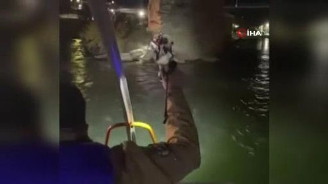 ABD sınırında mahsur kalan göçmenler Meksika tarafından kurtarıldı