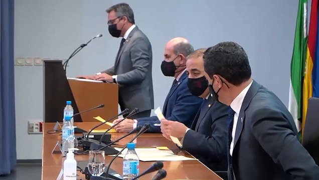 Moreno ensalza el andalucismo moderno de Clavero Arévalo, alejado de fanfarrias nacionalistas