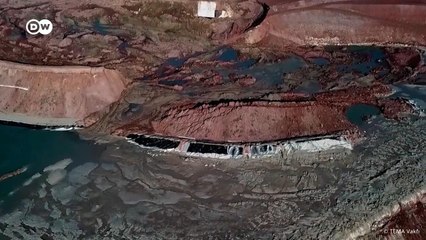 Zehirli atıklar köylüleri endişelendiriyor