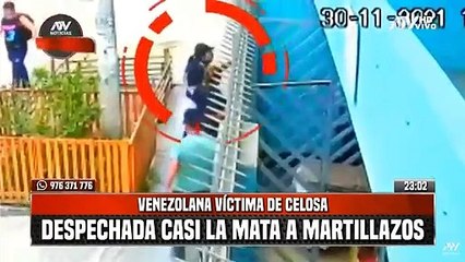 Mujer atacó a martillazos a supuesta amante de su pareja: "Te la voy a desfigurar"