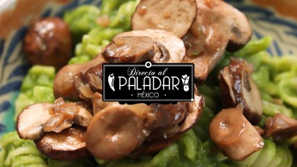 Download Video: Pasta con crema de coliflor, espinaca y champiñones  Receta fácil Directo al Paladar México