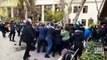 Ankara'da karşıt görüşlü öğrenciler birbirine girdi