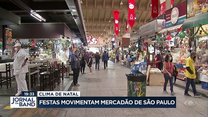 As festas de fim de ano estão movimentando o comércio. O mercadão de São Paulo tem ficado cheio como há tempos não se via.