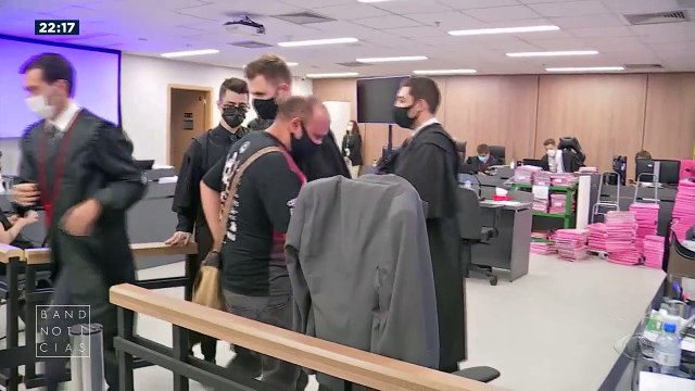 O julgamento da boate Kiss entrou na reta final. Todos os quatro réus já prestaram depoimento. A decisão do júri pode sair ainda esta noite ou na manhã desta sexta-feira.