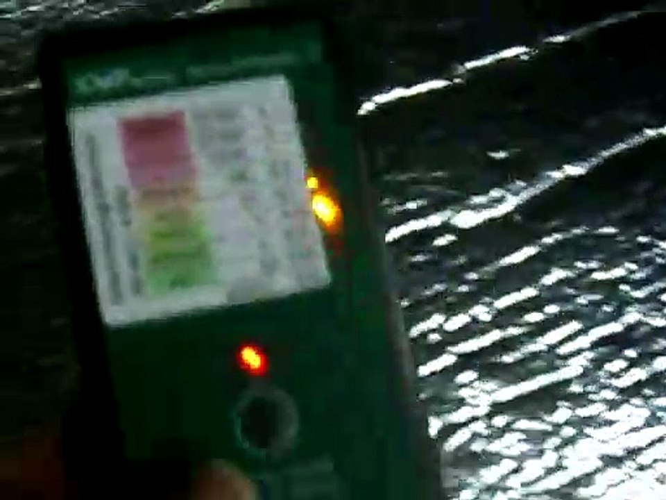 Shield WLAN radiation with double aluminum sound-absorbing foil  -WLAN Strahlung mit doppelter Alutrittschallfolie abschirmen-